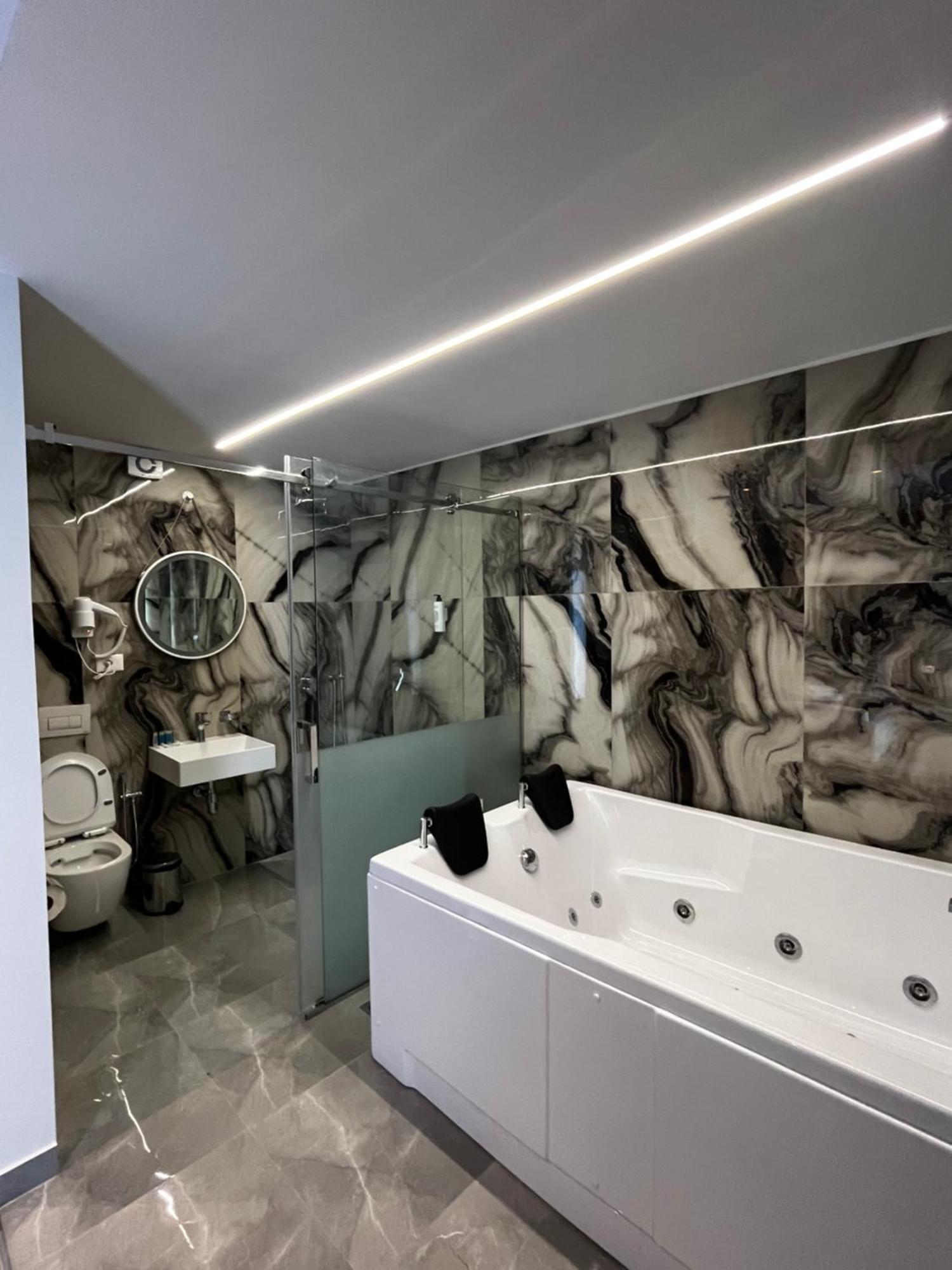Shëngjin Leodori 3 Suites מראה חיצוני תמונה